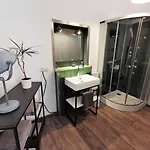 Industrial Am Neuen Dom Apartment *