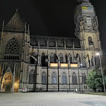 Apartmán Industrial Am Neuen Dom Linec